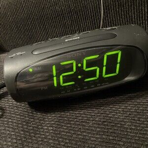 Sony ICF-C490 Dream Machine Dual Alarm FM/AM Clock Radio VNTG Battery/Electric